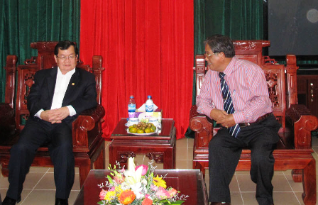 Sở Ngoại vụ tỉnh Kon Tum tiếp Tổng Lãnh sự nước CHDCND Lào tại thành phố Đà Nẵng đến chào xã giao