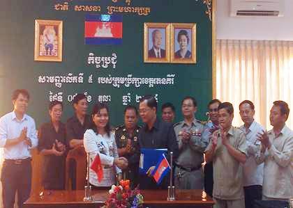 Hội đàm triển khai nhiệm vụ quy tập mộ liệt sĩ tại Campuchia về nước mùa khô 2014-2015