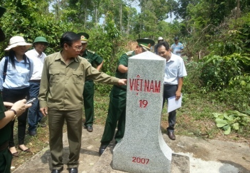 Chủ tịch UBND tỉnh kiểm tra, giám sát thi công cột mốc phụ trên tuyến biên giới