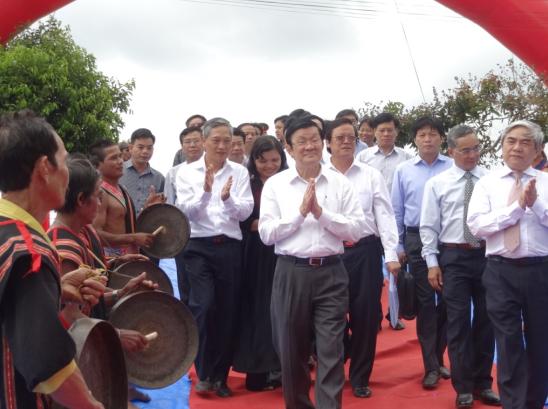 Chủ tịch Nước Trương Tấn Sang về thăm và làm việc tại tỉnh Kon Tum