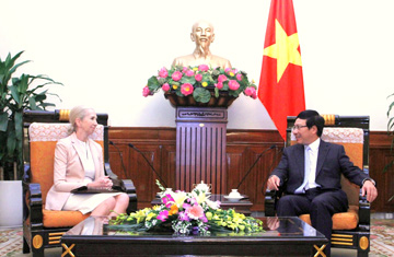 Phó Thủ tướng, Bộ trưởng Ngoại giao Phạm Bình Minh tiếp Đại sứ Na Uy