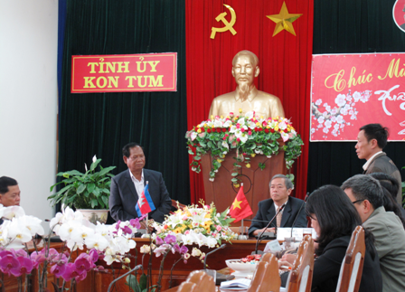 Lãnh đạo tỉnh Ratanakiri sang thăm, chúc Tết cổ truyền của Việt Nam tại tỉnh Kon Tum